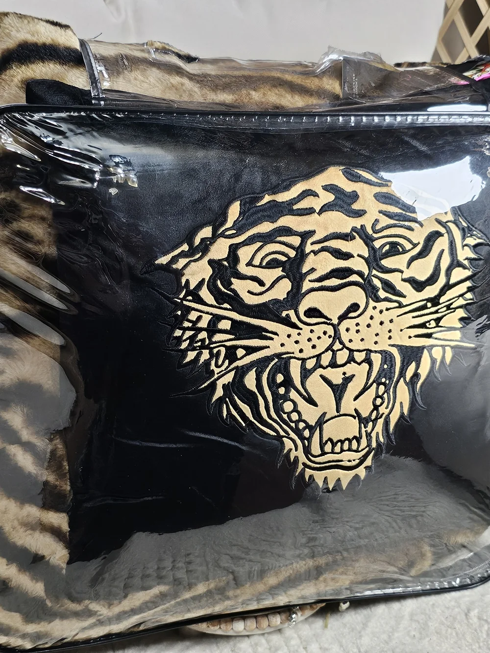 Ed Hardy 4 Piece Luxe Faux Fur Comforter Set Tiger Animal Print Viral Htf